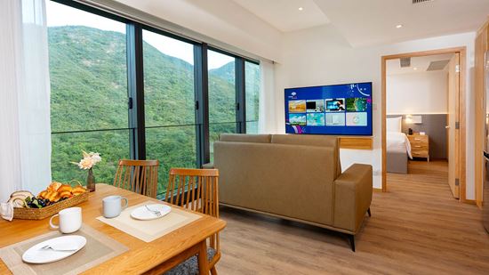 One Bedroom Mountain View - Dining and Living Area