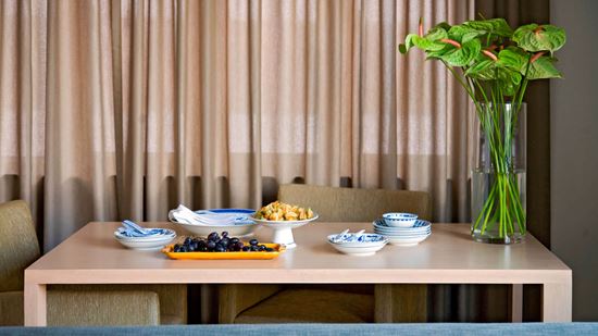 Luxury One Bedroom - Dining